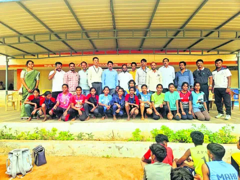 అథ్లెటిక్స్‌ జిల్లా జట్ల ఎంపిక 
