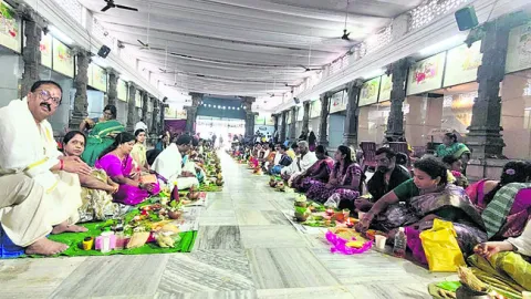 రామయ్యకు సువర్ణ తులసీ అర్చన