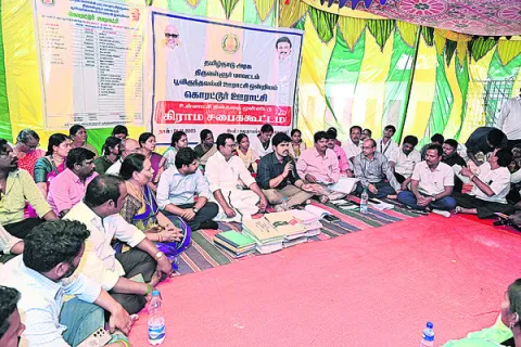 డెంగీతో అప్రమత్తంగా ఉండాలి 