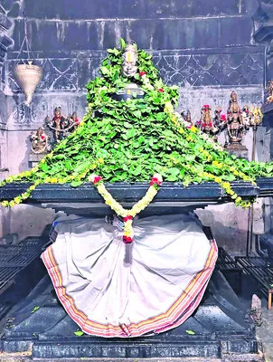 రుద్రేశ్వరస్వామికి లక్ష బిల్వార్చన