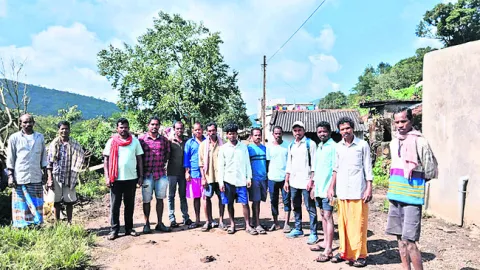 నిలిచిన సేవలు... తప్పని అవస్థలు