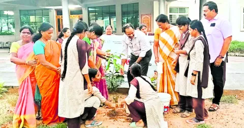 స్వచ్ఛత, సమాజం మధ్య నర్సింగ్‌ విద్యార్థులే వారధి 