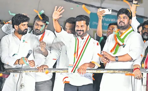 CM Revanth Reddy Comments In Jubilee Hills Road Show