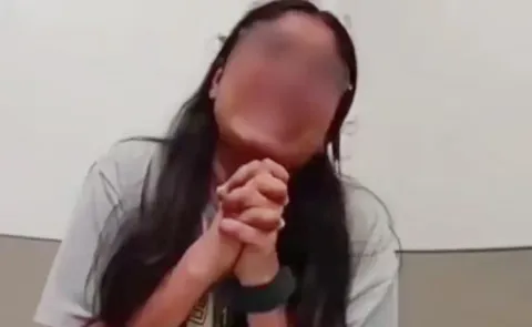 another women shoplifting in usa