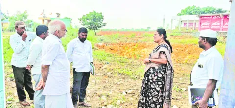 దొనకొండలో ఆర్‌అండ్‌బీ స్థలం కబ్జా 