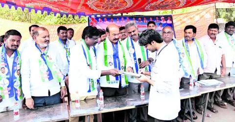 వైద్య కళాశాలల ప్రయివేటీకరణపై ప్రజా పోరాటానికి సిద్ధం