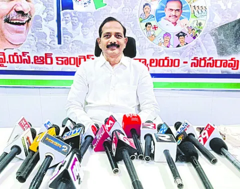 వైద్యశాఖ మంత్రిని సత్వరమే మార్చండి 