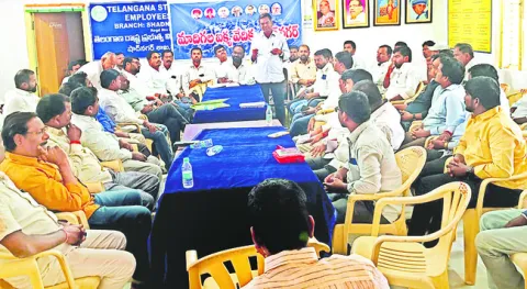 కులాంతర వివాహితులకు రక్షణ చట్టం తేవాలి 