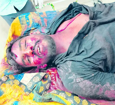 రోడ్డు ప్రమాదంలో యువకుడి దుర్మరణం 