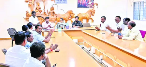 నవాబుపేట అంగడి వేలం ఆదాయం రూ.72.50 లక్షలు