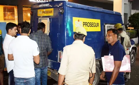 Bengaluru Men posing as RBI officials intercept ATM cash van