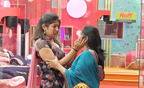 Bigg Boss 9 Telugu Promo: Rithu Chowdary Mother enters into BB House