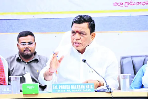 పథకాలను ప్రజలకు సకాలంలో అందించాలి