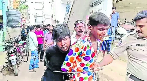 పట్టపగలే చోరీకి యత్నం 