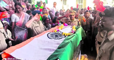 జవాన్‌కు కన్నీటి వీడ్కోలు