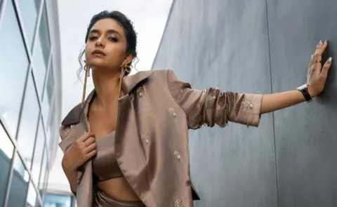 actress Keerthy Suresh will direct one movie plan