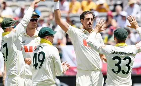 Starc Dismisses Joe Root Completes 100 Ashes Wickets Becomes