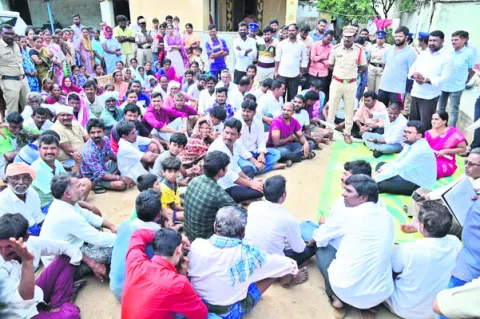 ముంపు బాధితులకు అండగా ప్రభుత్వం 