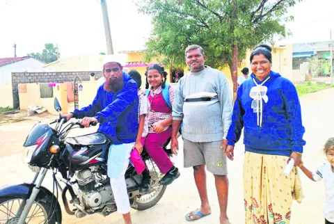 పాఠశాలకు రాకుంటే నేనే మీ ఇంటికి వస్తా..