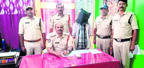 దొంగ దొరికాడు 