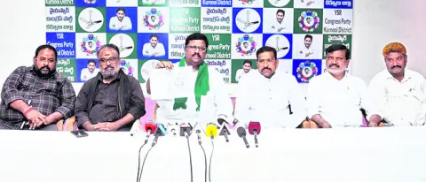 రైతులను ఆదుకోవడంలో బాబు సర్కారు విఫలం 