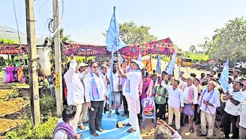 ఉద్యమాలతోనే హక్కుల సాధన