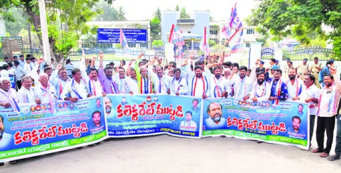 బీసీలకు 42 శాతం రిజర్వేషన్‌ కల్పించాలి