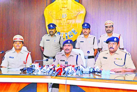 చోరీల మిస్టరీని ఛేదించిన పోలీసులు 