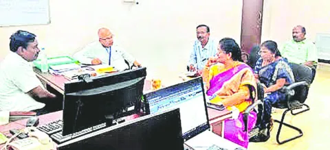 నాలుగు మండలాల్లో తగ్గిన సీ్త్రల నిష్పత్తి 