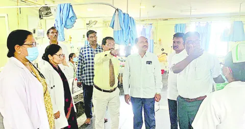 జీజీహెచ్‌లో పారిశుధ్య పరిస్థితుల పరిశీలన