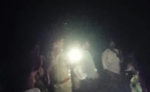 Cattle herders trapped in the middle of the Penna River