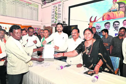 పేద గిరిజనులకు కేంద్రం అండ