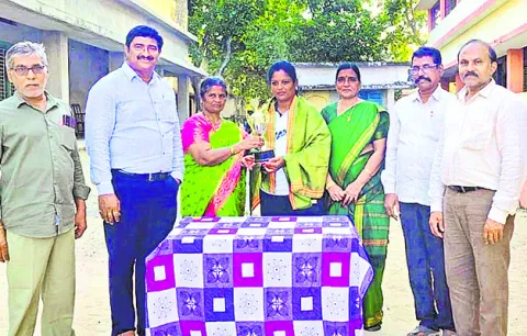 జాతీయ కబడ్డీ, వాలీబాల్‌ పోటీలకు శ్రావణి ఎంపిక 