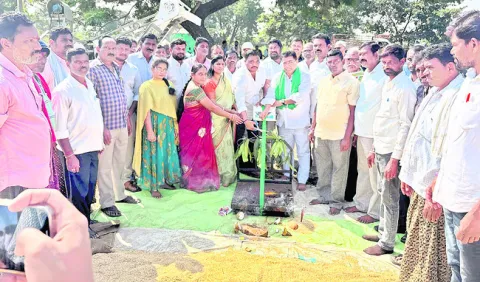 కొనుగోలు కేంద్రాల్లో మద్దతు ధర
