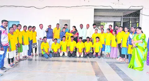 క్రీడల్లో రాణించాలి