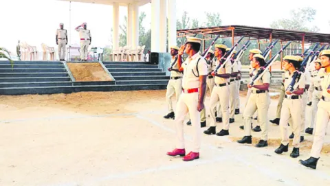 పరేడ్‌తో ఫిట్‌నెస్‌, క్రమశిక్షణ