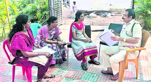 కుల దూషణ కేసుపై డీఎస్పీ విచారణ