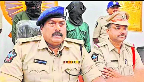 హత్య కేసులో నిందితుల అరెస్టు 