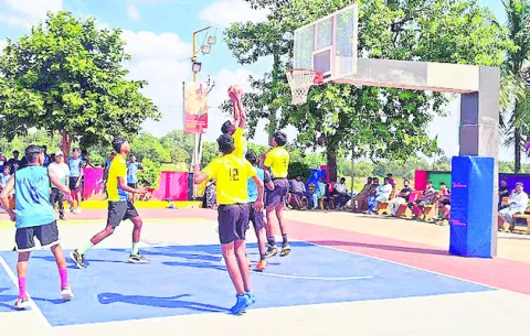 రసవత్తరంగా ఎస్‌జీఎఫ్‌ బాస్కెట్‌బాల్‌ పోటీలు