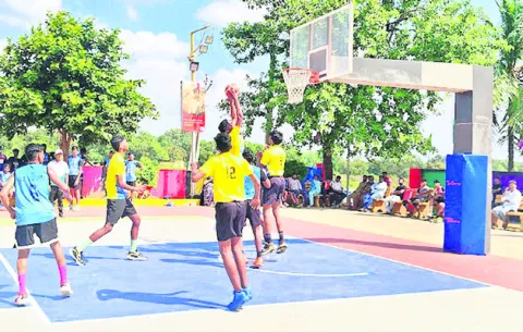 రసవత్తరంగా ఎస్‌జీఎఫ్‌ బాస్కెట్‌బాల్‌ పోటీలు 