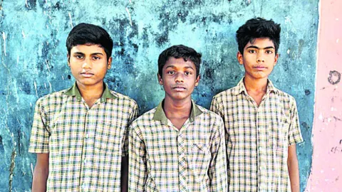 జాతీయ చెస్‌ పోటీలకు  డొంకూరు విద్యార్థులు 