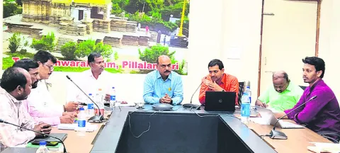 ప్రతి విద్యార్థి ఆధార్‌ అప్‌డేట్‌ చేయాలి 