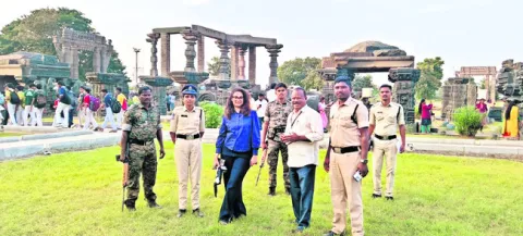 శిల్ప కళా సౌందర్యం మహాద్భుతం