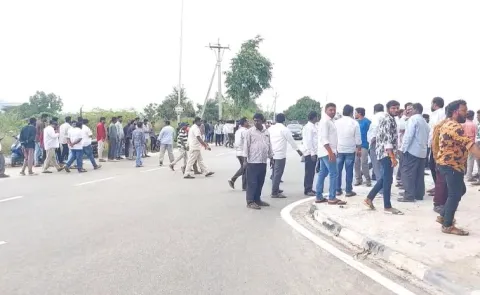 TDP goons attack YSR Congress party leaders