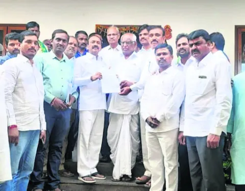 రీజనల్‌ రింగ్‌ రోడ్డు భూనిర్వాసితుల వినతి