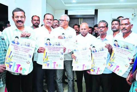 క్రీడాకారులను ప్రోత్సహిస్తున్నాం