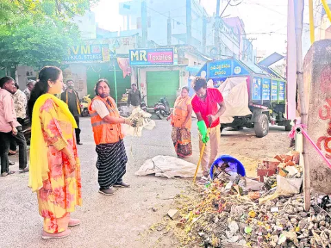 చెత్త తొలగింపులో నిర్లక్ష్యం తగదు