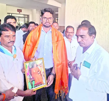 సత్యసాయి సేవలు స్ఫూర్తిదాయకం 