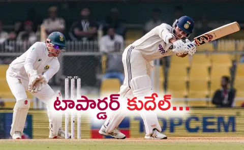 IND vs SA 2nd Test: SA on top as bowlers take 4 before Tea3