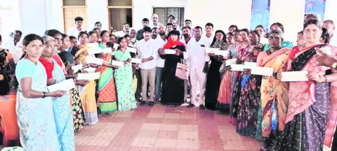 అర్హులందరికీ సంక్షేమ ఫలాలు 